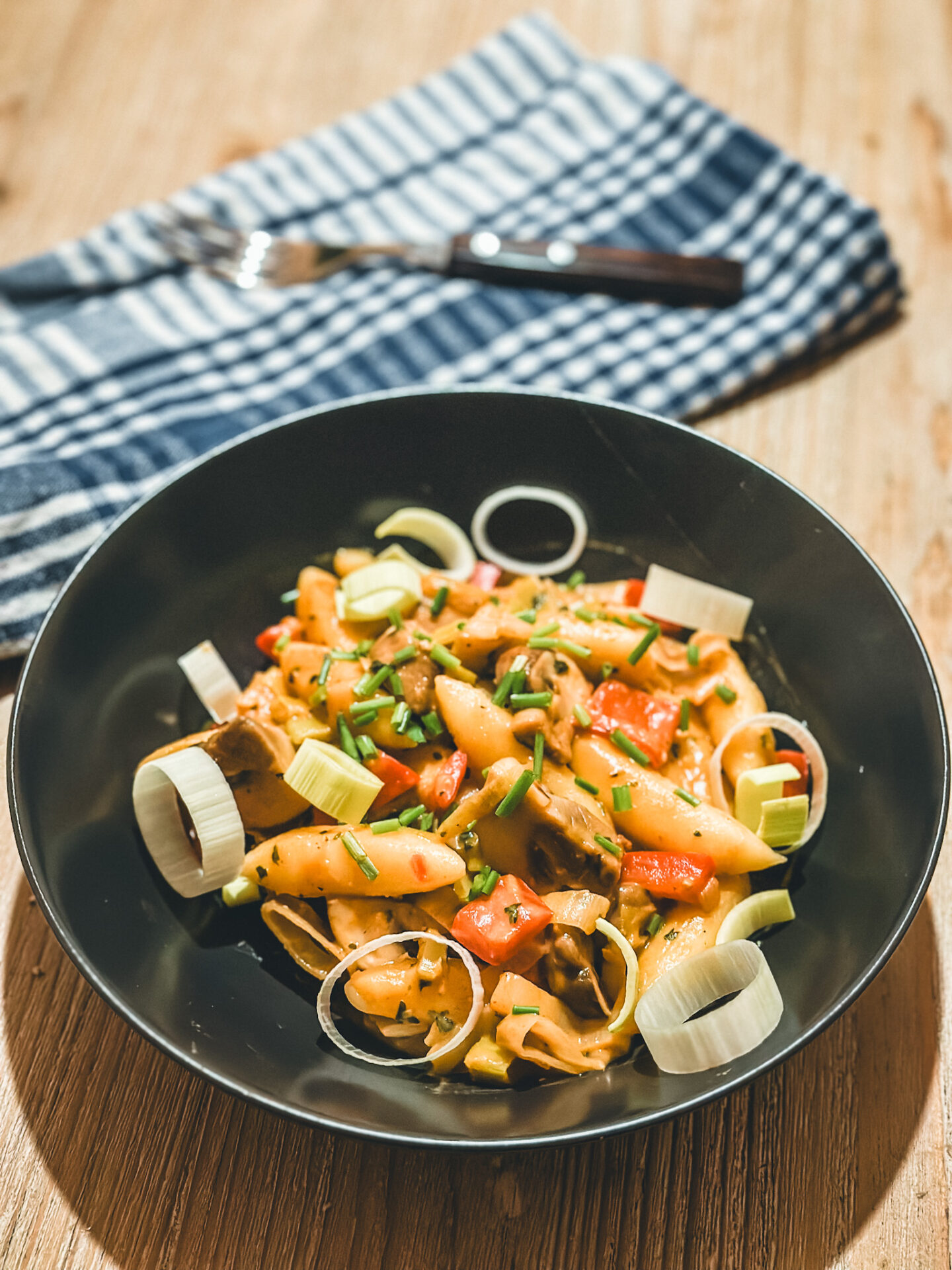 Schnelle Schupfnudelpfanne Mit Pilzen, Paprika Und Frischkäse